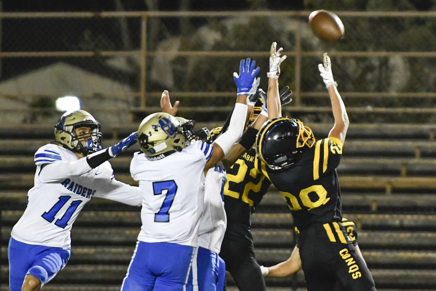 101521 CI Cabrillo football 10.JPG